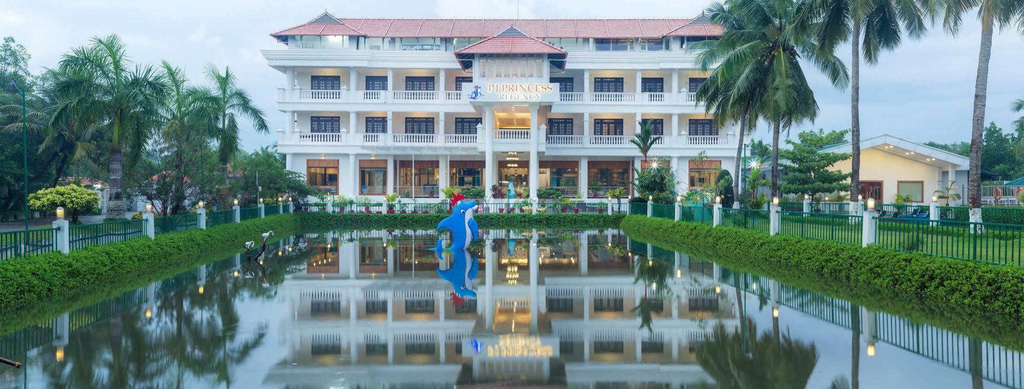 Rustic Leisures Llp Kochi Exterior foto