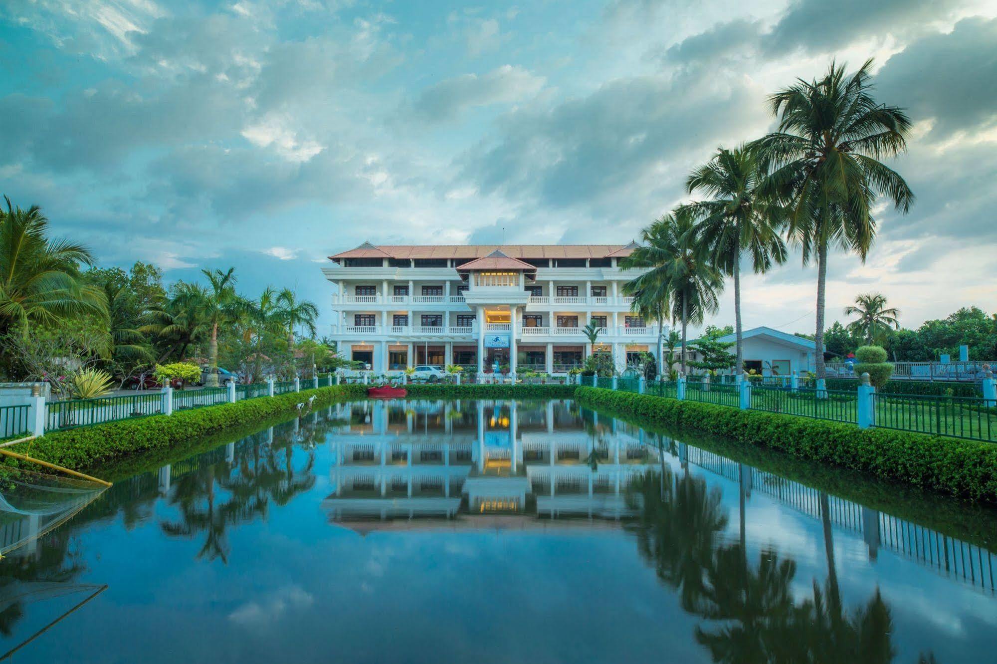 Rustic Leisures Llp Kochi Exterior foto